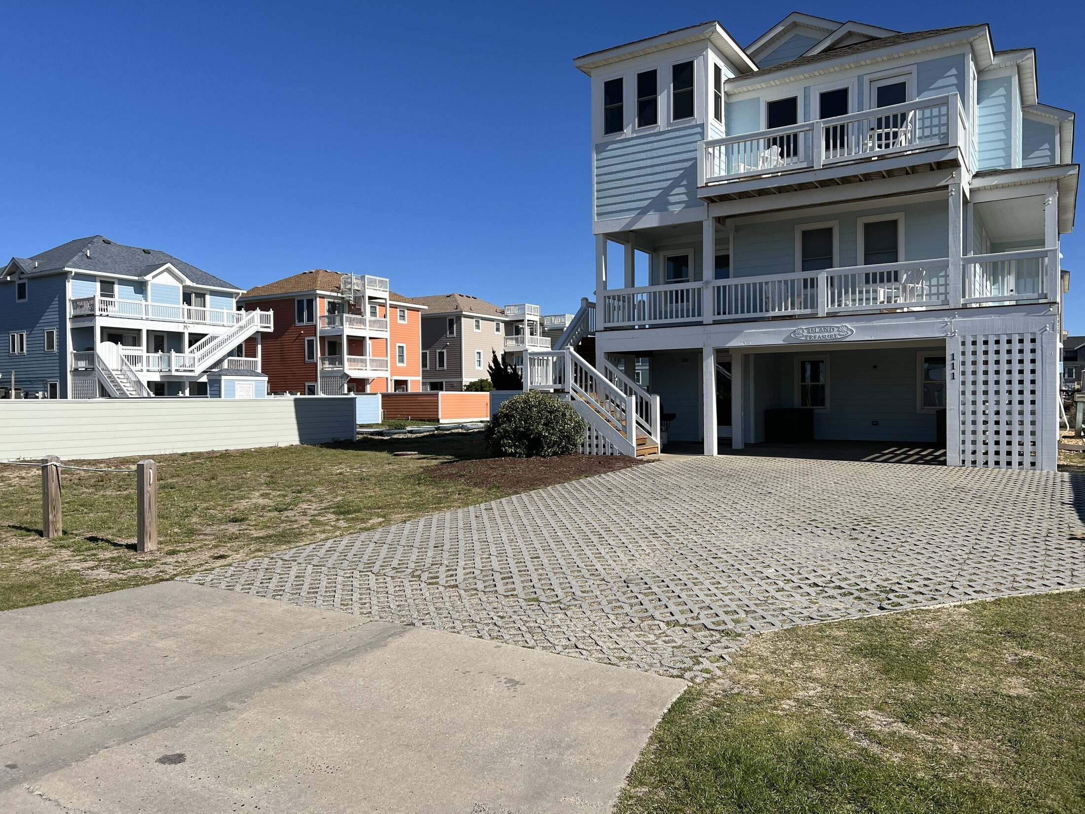 Island Treasure vacation rental photo 10 of 37